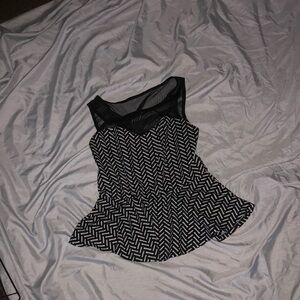 Women’s extra extra small top in black